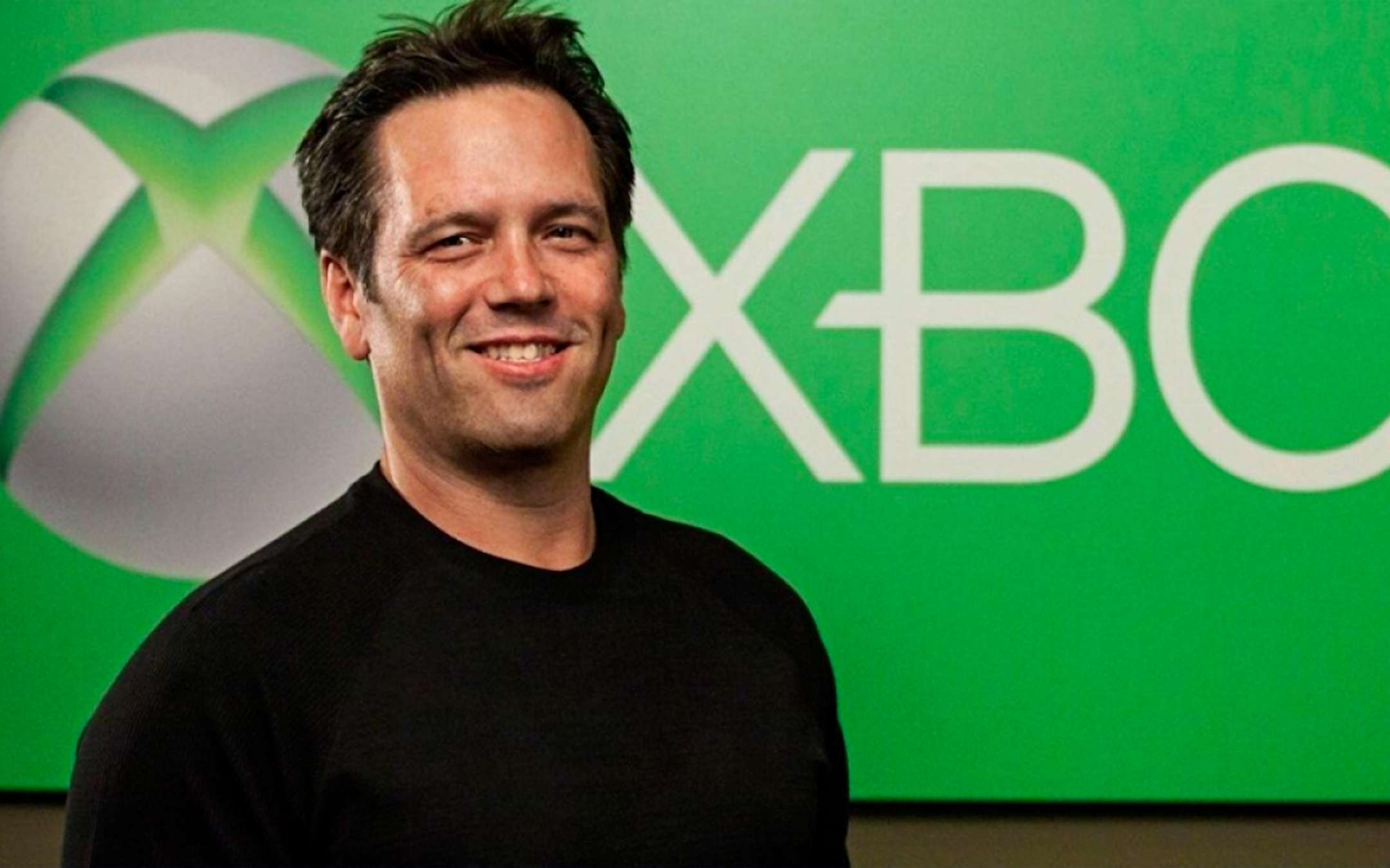 Phil Spencer: la Switch alle sue spalle è un regalo di Nintendo Phil Spencer: la Switch alle sue spalle è un regalo di Nintendo