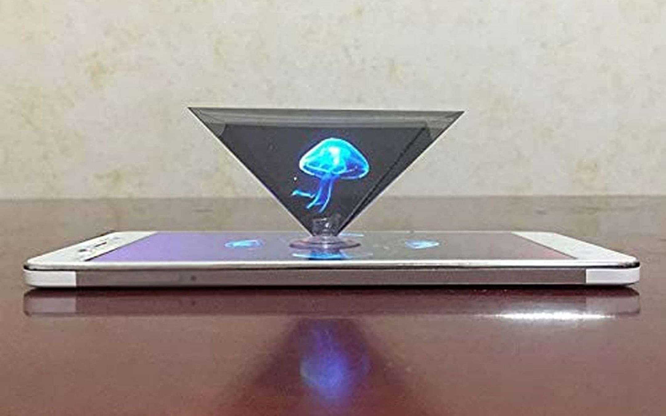 Proiettore olografico per smartphone a 2€: MAGIA in 3D