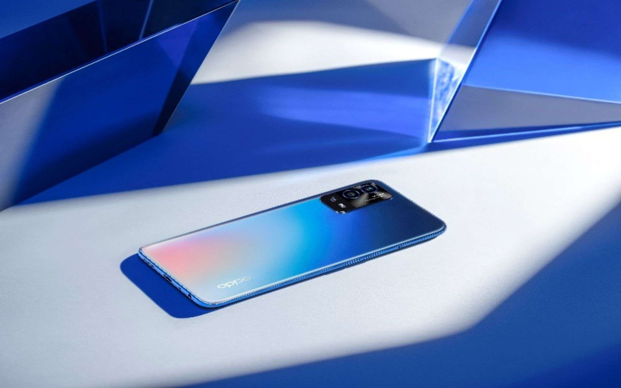 OPPO A55 LTE: ecco il suo design ufficiale (FOTO) OPPO A55 LTE: ecco il suo design ufficiale (FOTO)