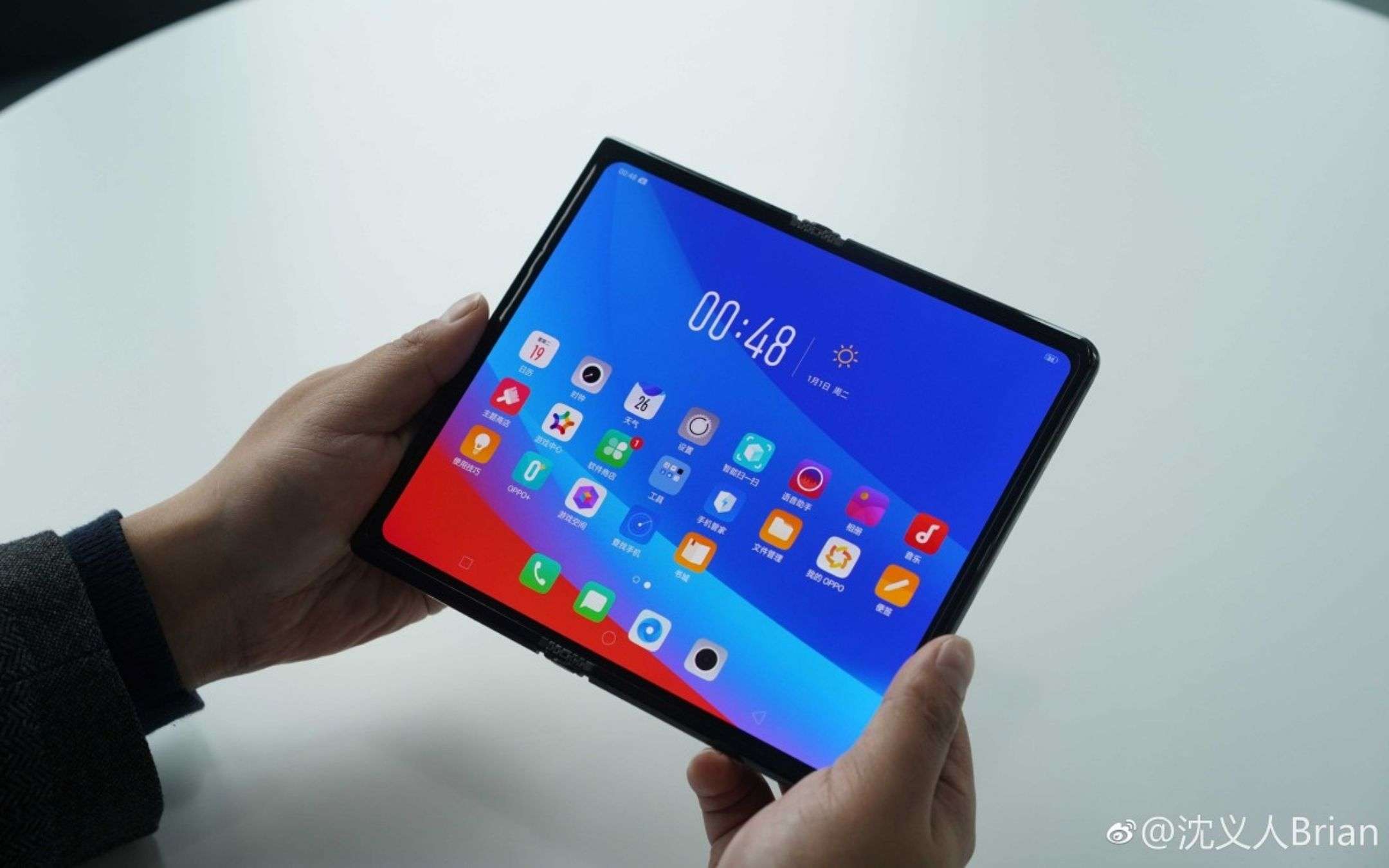 OPPO: il primo foldable con display LTPO è in arrivo OPPO: il primo foldable con display LTPO è in arrivo