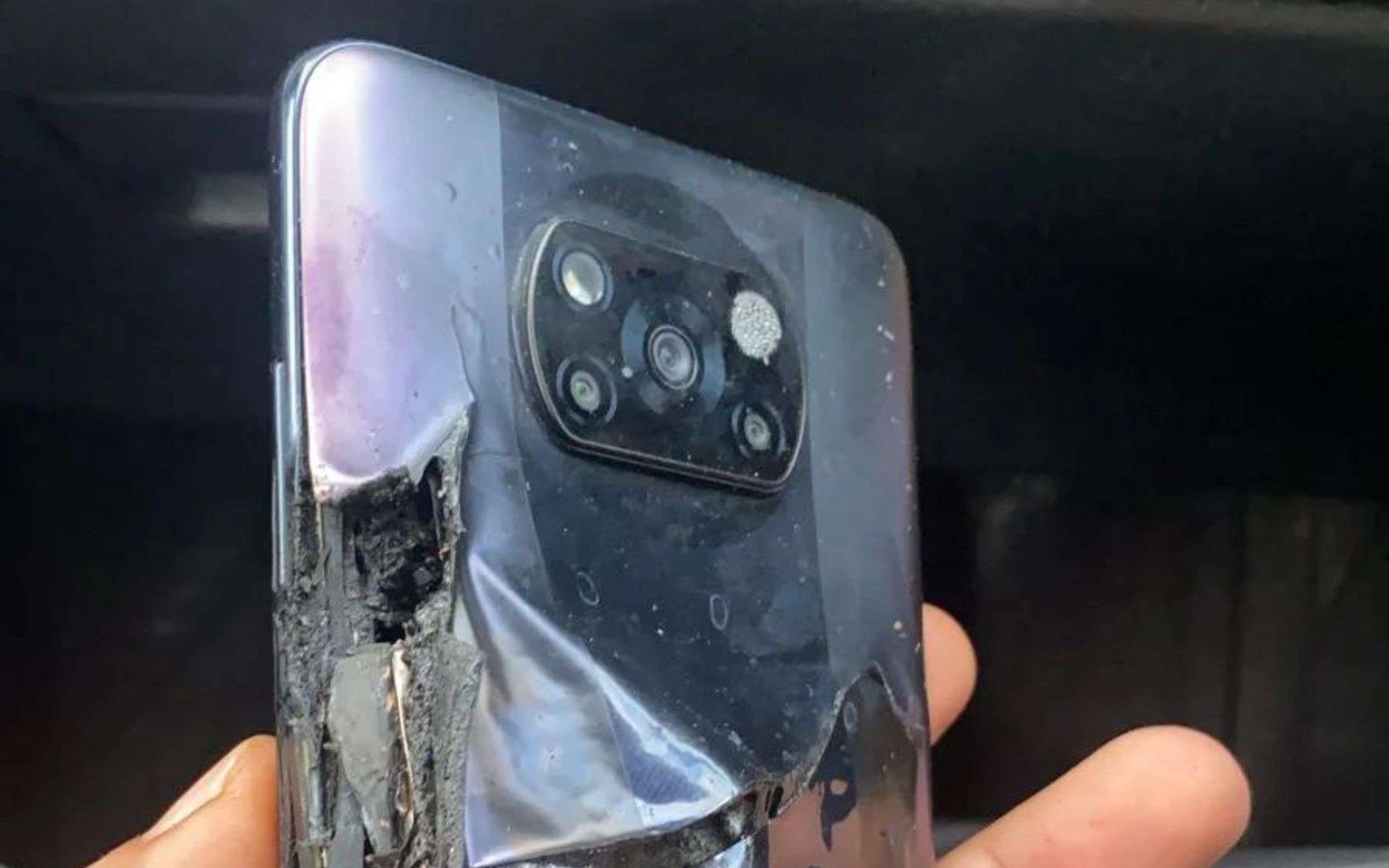 Un POCO X3 Pro ha appena preso fuoco dal nulla