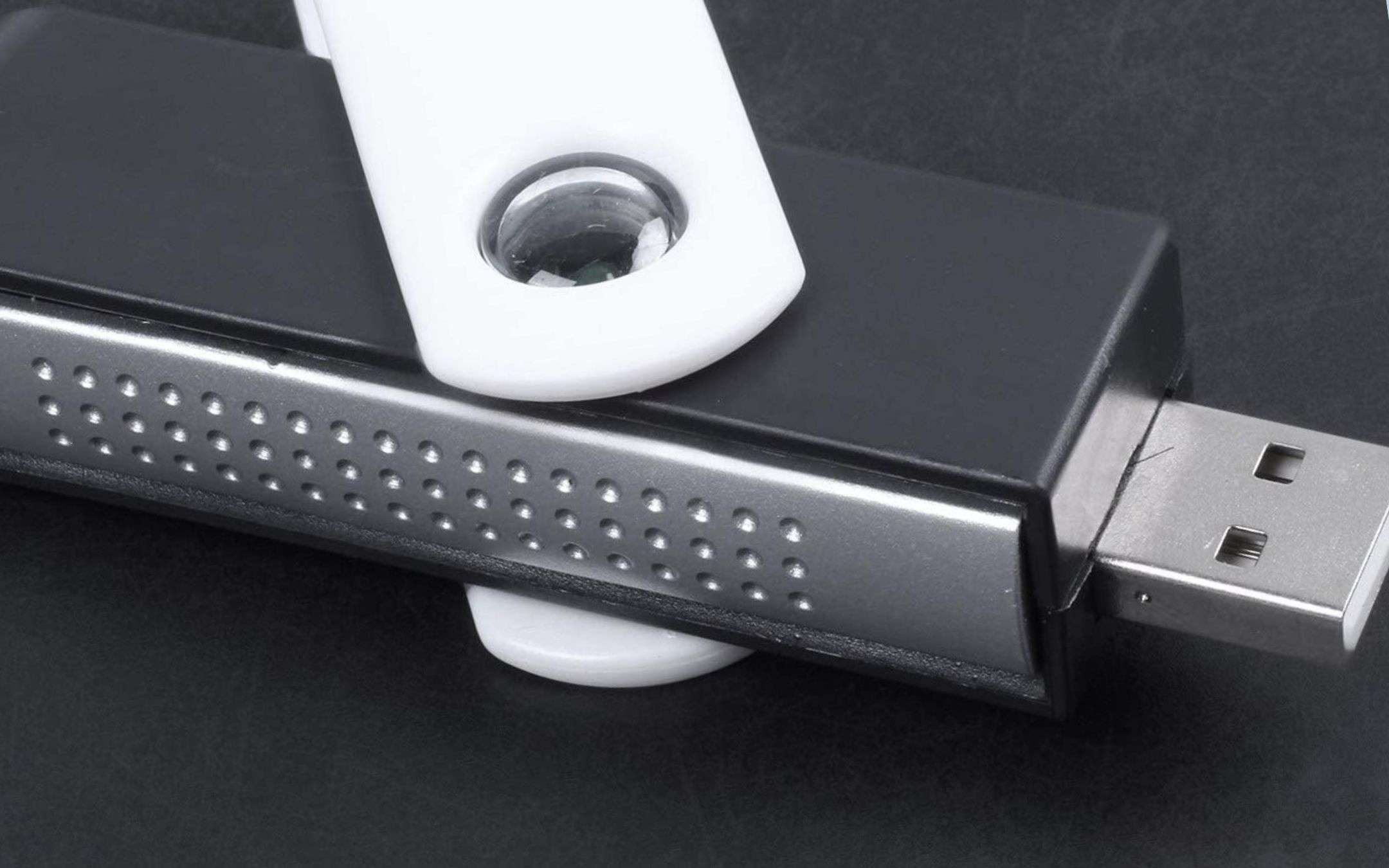 Questo purificatore d'aria USB è una GENIALATA: 9€ su Amazon Questo purificatore d'aria USB è una GENIALATA: 9€ su Amazon