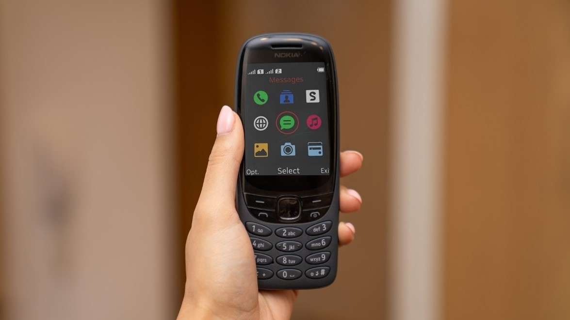 Nokia 6310: un gradito ritorno dopo 20 anni dall'originale Nokia 6310: un gradito ritorno dopo 20 anni dall'originale