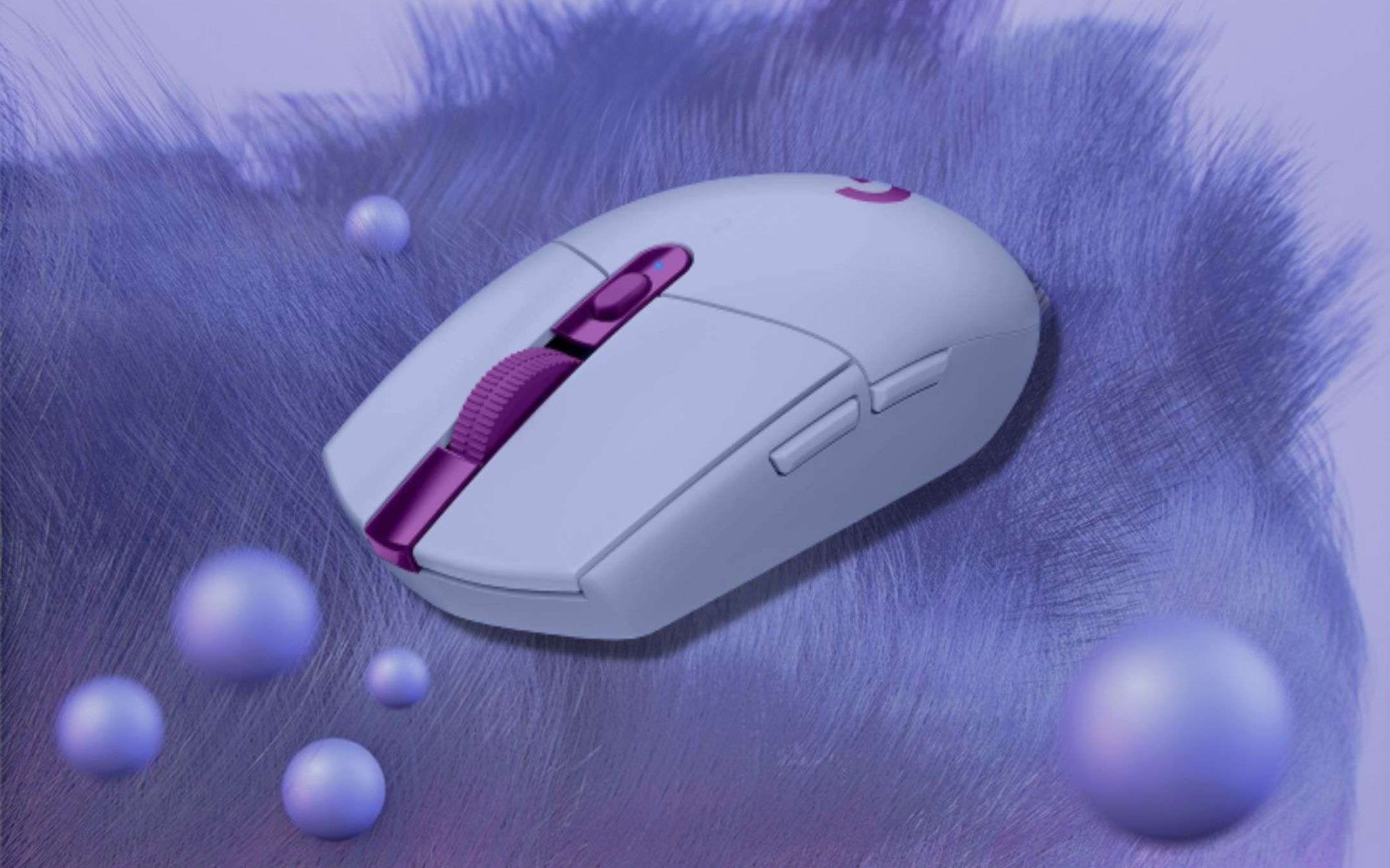 Logitech G305 e anche il mouse è in tinta PANTONE 2022 Logitech G305 e anche il mouse è in tinta PANTONE 2022