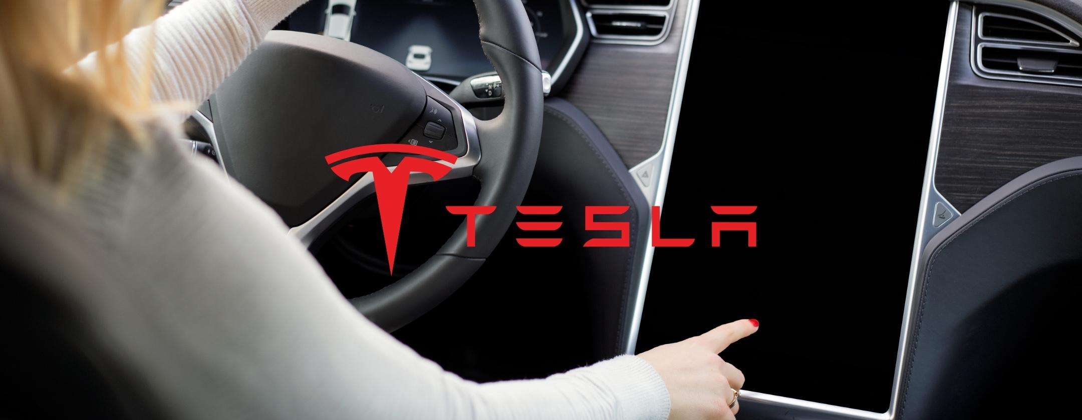 Tesla: con l'ultimo aggiornamento acquisti direttamente in-auto