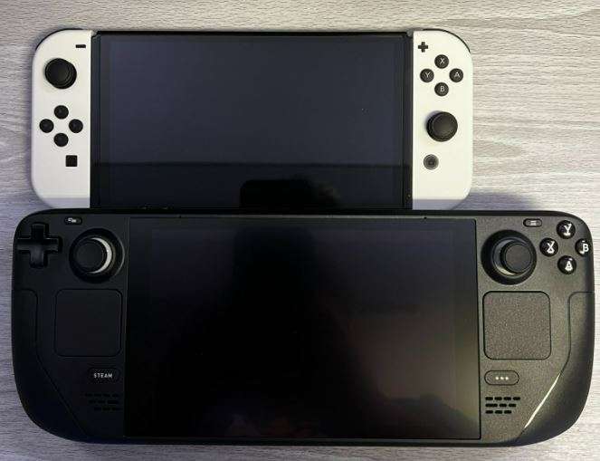 Steam Deck vs Nintendo Switch