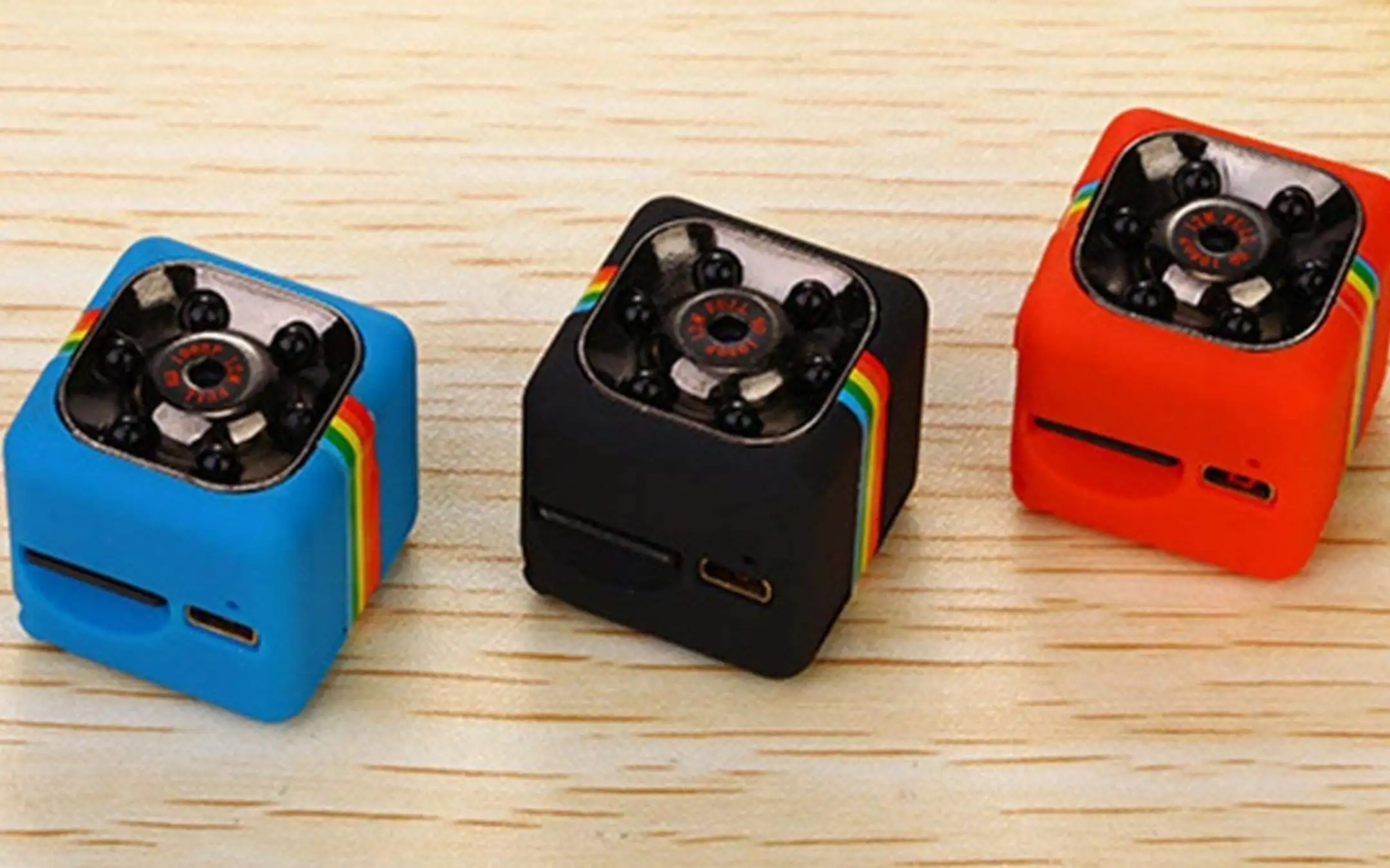 Bastano 4€ per questa videocamera compatta FHD con batteria integrata Bastano 4€ per questa videocamera compatta FHD con batteria integrata