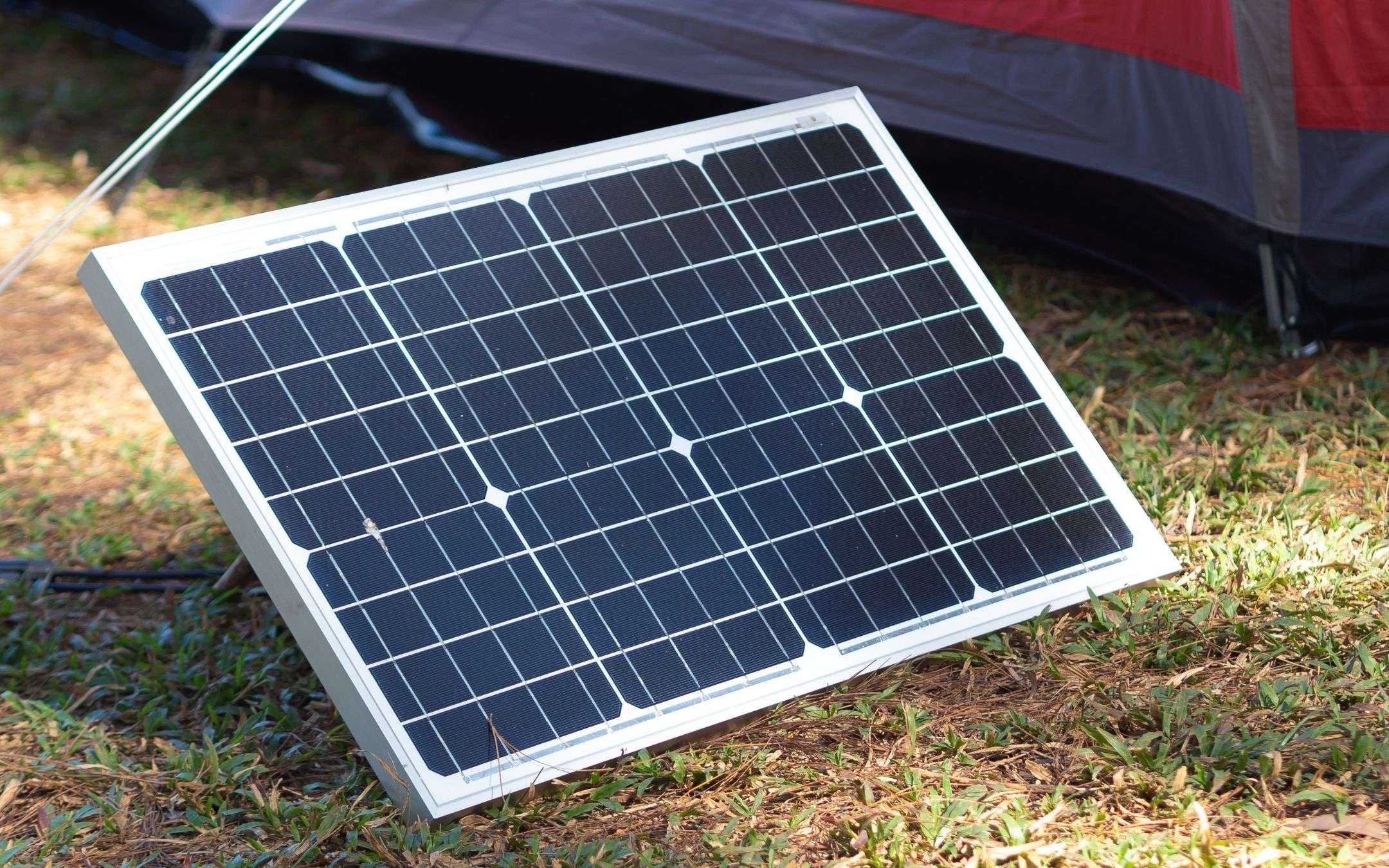 Kit fotovoltaico 1KW con accumulo e inverter 2000W a 145€: PREZZACCIO Kit fotovoltaico 1KW con accumulo e inverter 2000W a 145€: PREZZACCIO