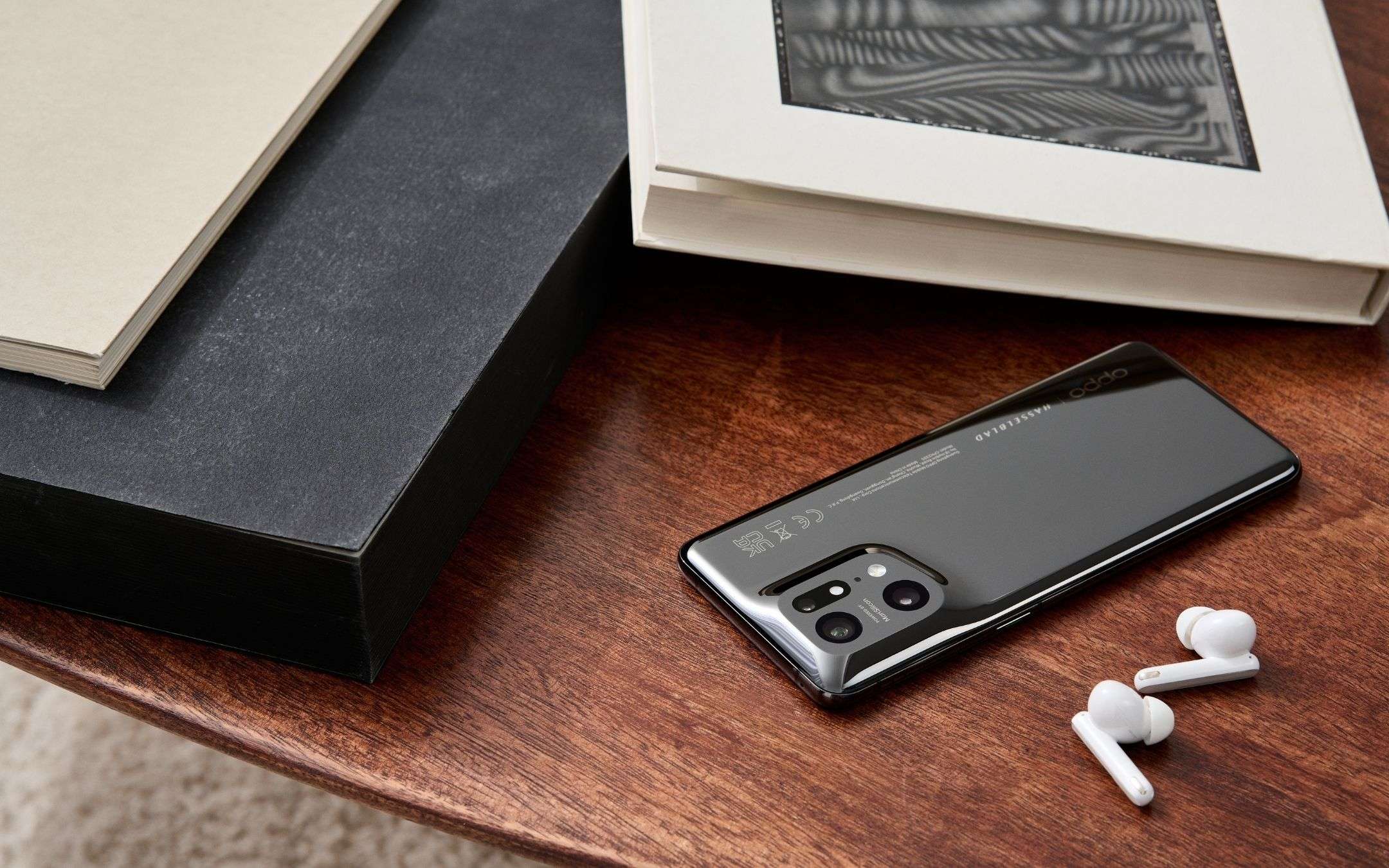 OPPO Find X5 Pro monta la migliore batteria al mondo OPPO Find X5 Pro monta la migliore batteria al mondo