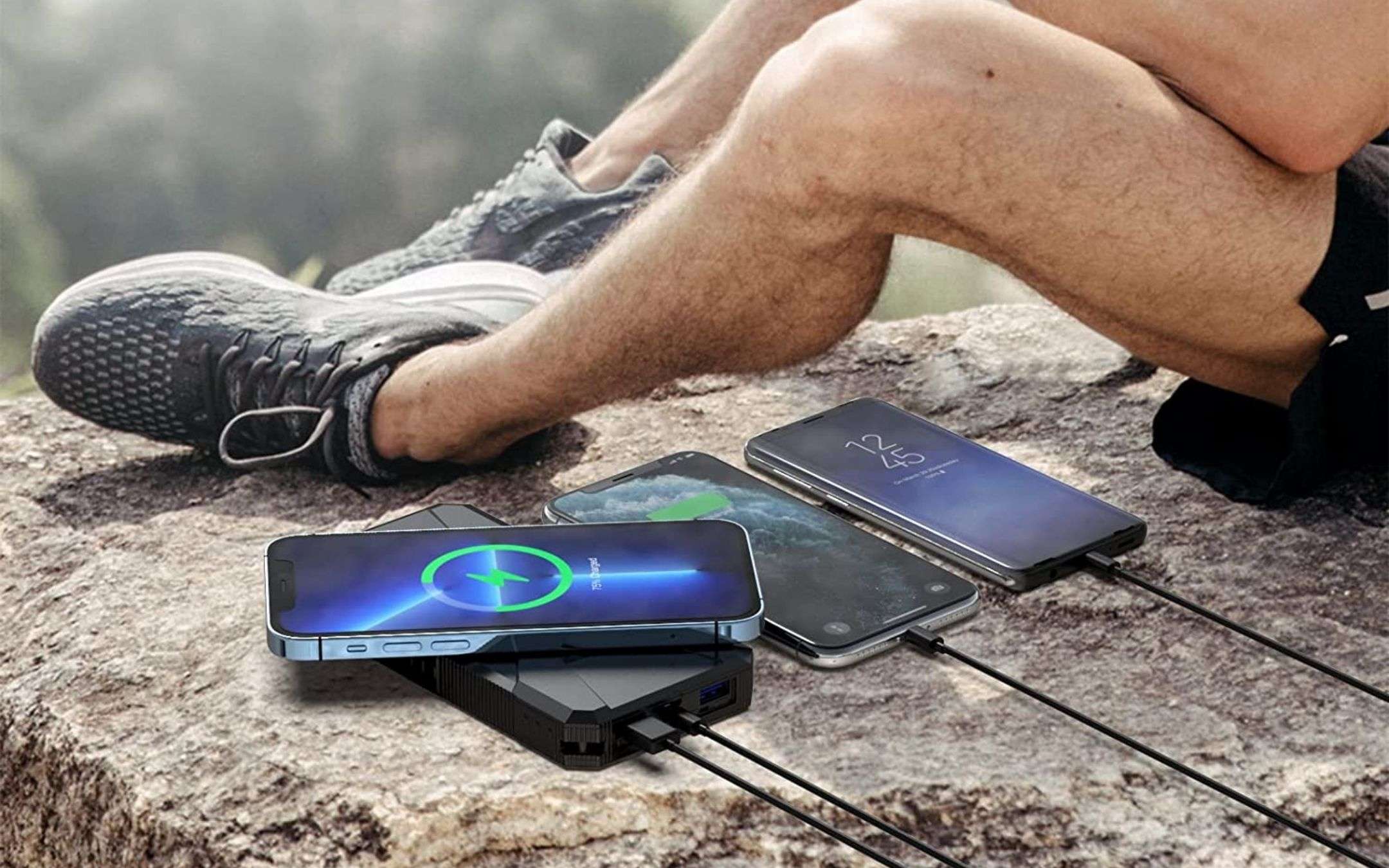 Powerbank solare, wireless e con torcia: 30800 mAh a prezzo SHOCK