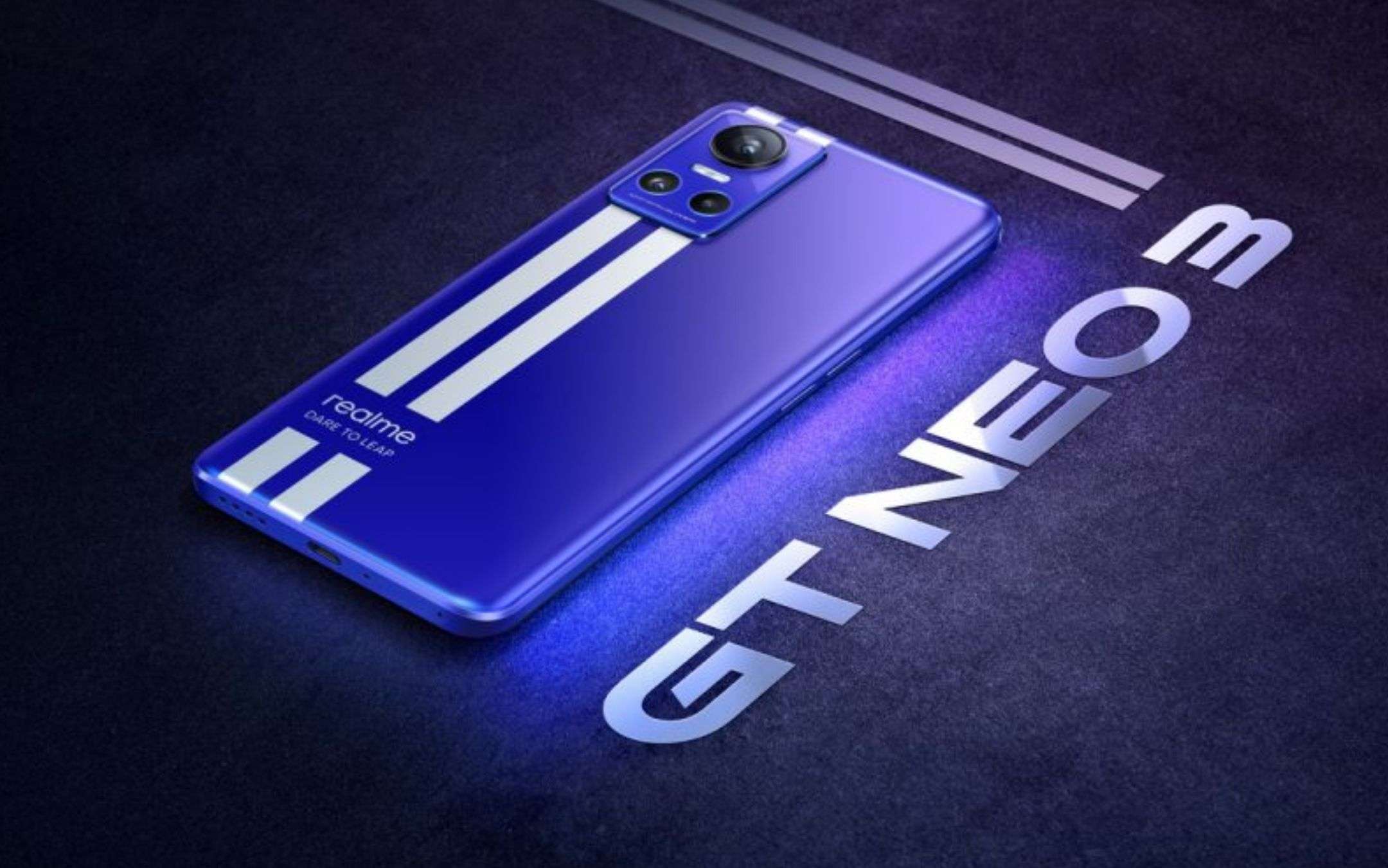 Realme GT Neo3 si mostra in un poster ufficiale: che ve ne pare?