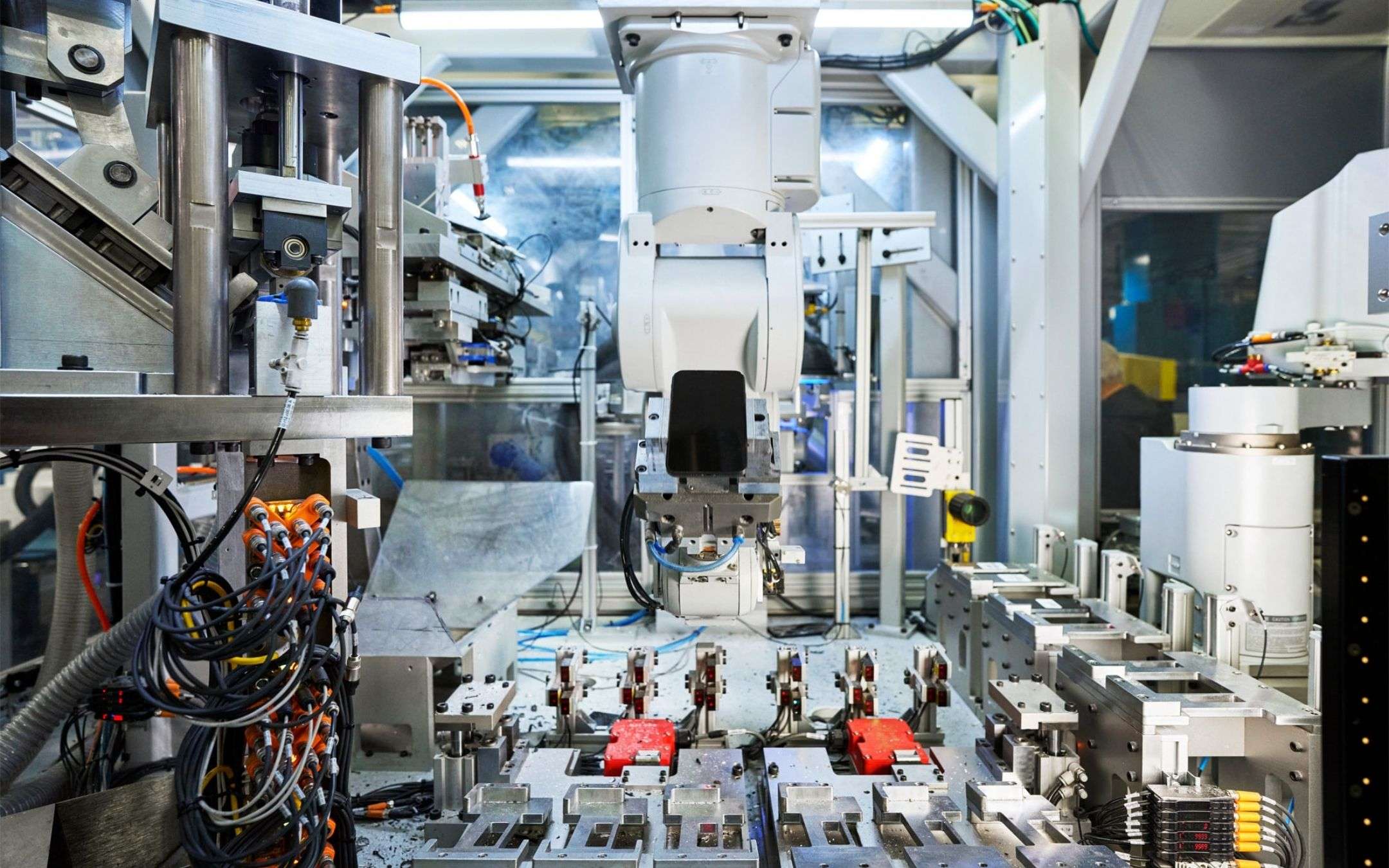 Gli iPhone sono realizzati con il 20% di materiali riciclati Gli iPhone sono realizzati con il 20% di materiali riciclati
