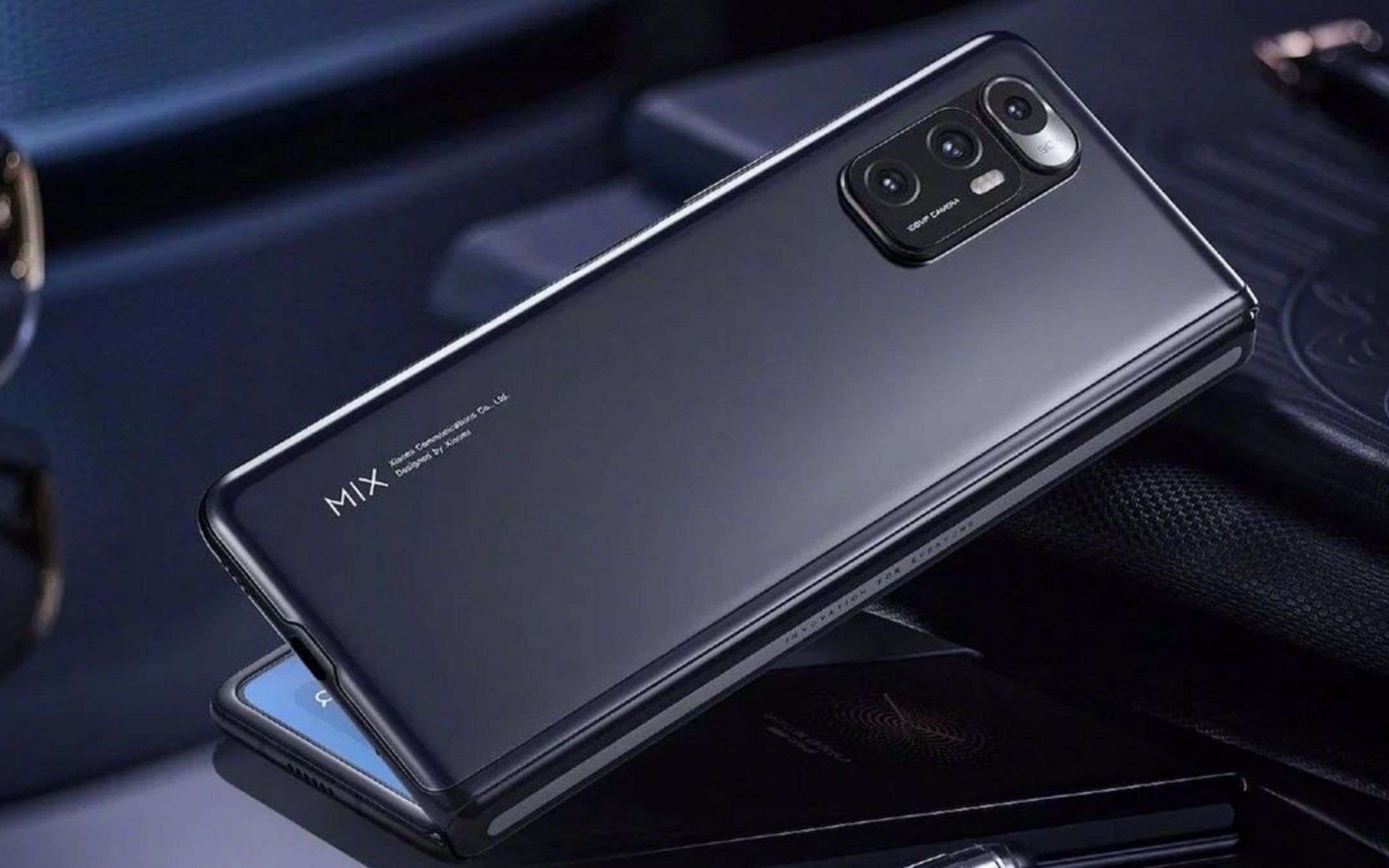 Xiaomi Mix Fold 2: ci sarà un nuovo schermo flessibile Xiaomi Mix Fold 2: ci sarà un nuovo schermo flessibile