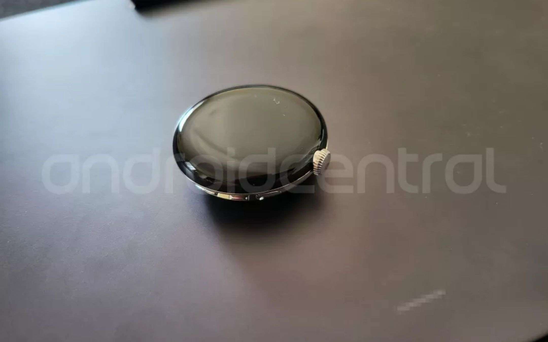 Google Pixel Watch: lo smartwatch svelato da un leak straordinario Google Pixel Watch: lo smartwatch svelato da un leak straordinario