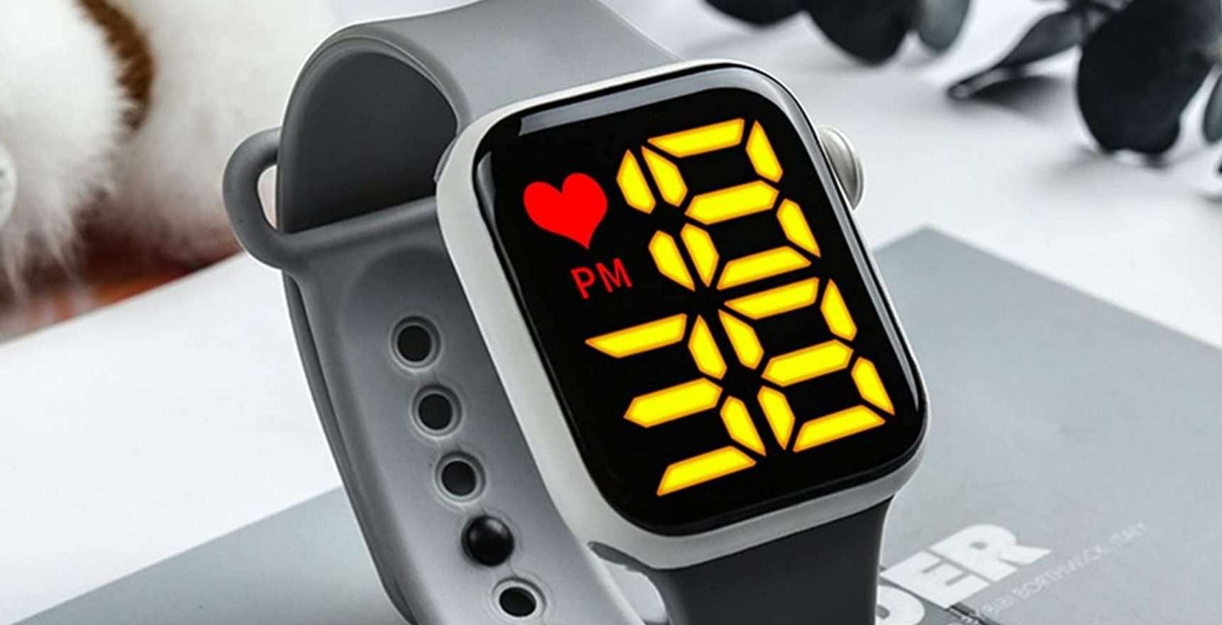 Questo orologio digitale è PAZZESCO: 8€ su Amazon, sconto 50%