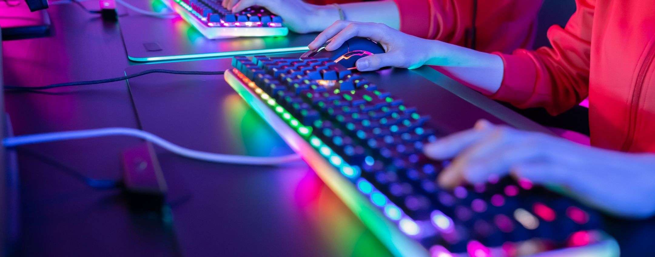 Sale eSport e LAN chiuse, arriva un nuovo chiarimento dal gruppo Led Sale eSport e LAN chiuse, arriva un nuovo chiarimento dal gruppo Led