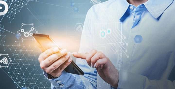 Intesa Sanpaolo: nuovo attacco phishing WhatsApp ai clienti