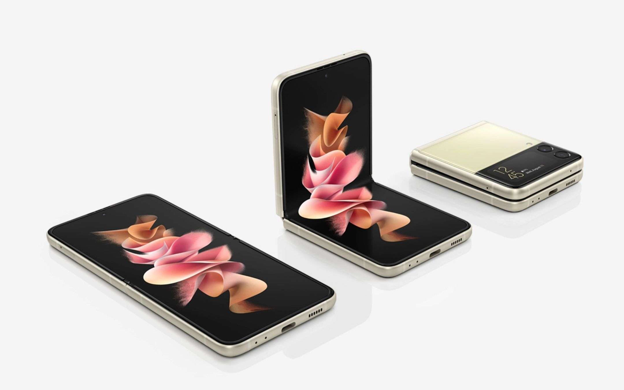 Samsung Galaxy Z Flip3, il miglior foldable tuo a PREZZO FOLLE Samsung Galaxy Z Flip3, il miglior foldable tuo a PREZZO FOLLE