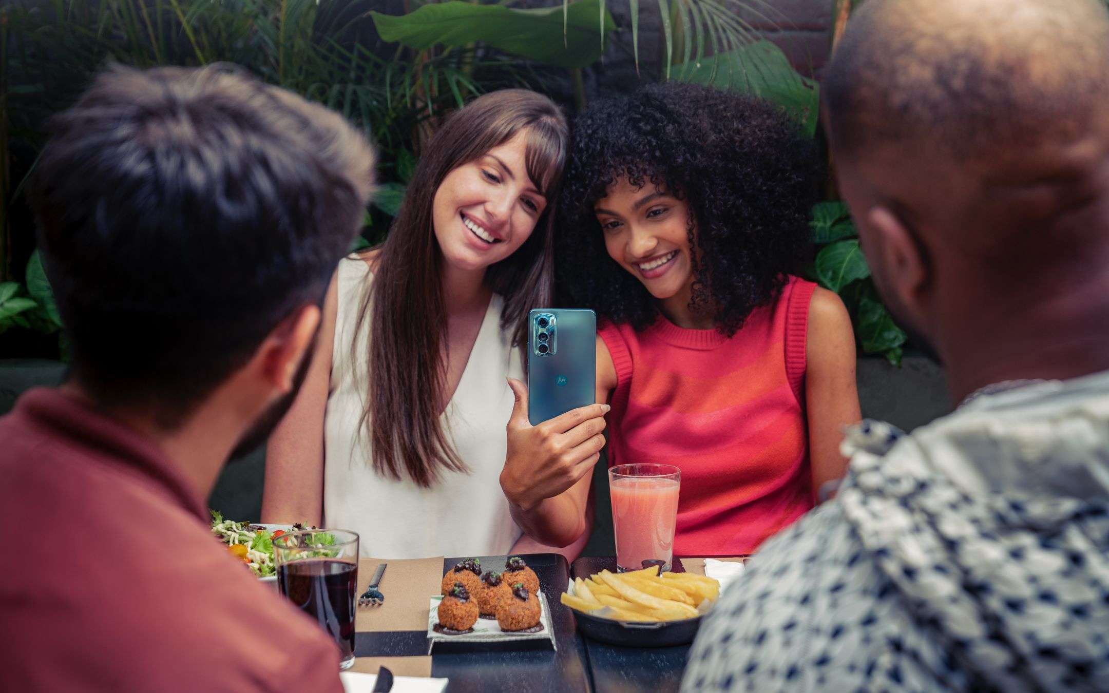 Motorola Edge 30: a questo prezzo non puoi lasciartelo sfuggire (-33%) Motorola Edge 30: a questo prezzo non puoi lasciartelo sfuggire (-33%)