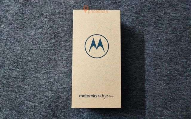 Motorola Edge 30 Fusion box