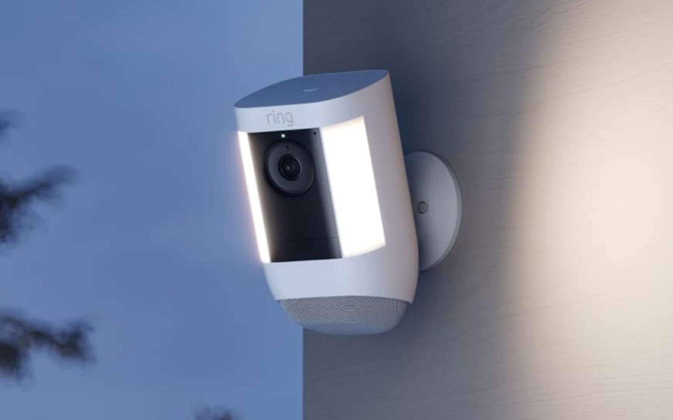 Ring Spotlight Cam Pro in preordine: movimenti 3D e vista dall'alto Ring Spotlight Cam Pro in preordine: movimenti 3D e vista dall'alto