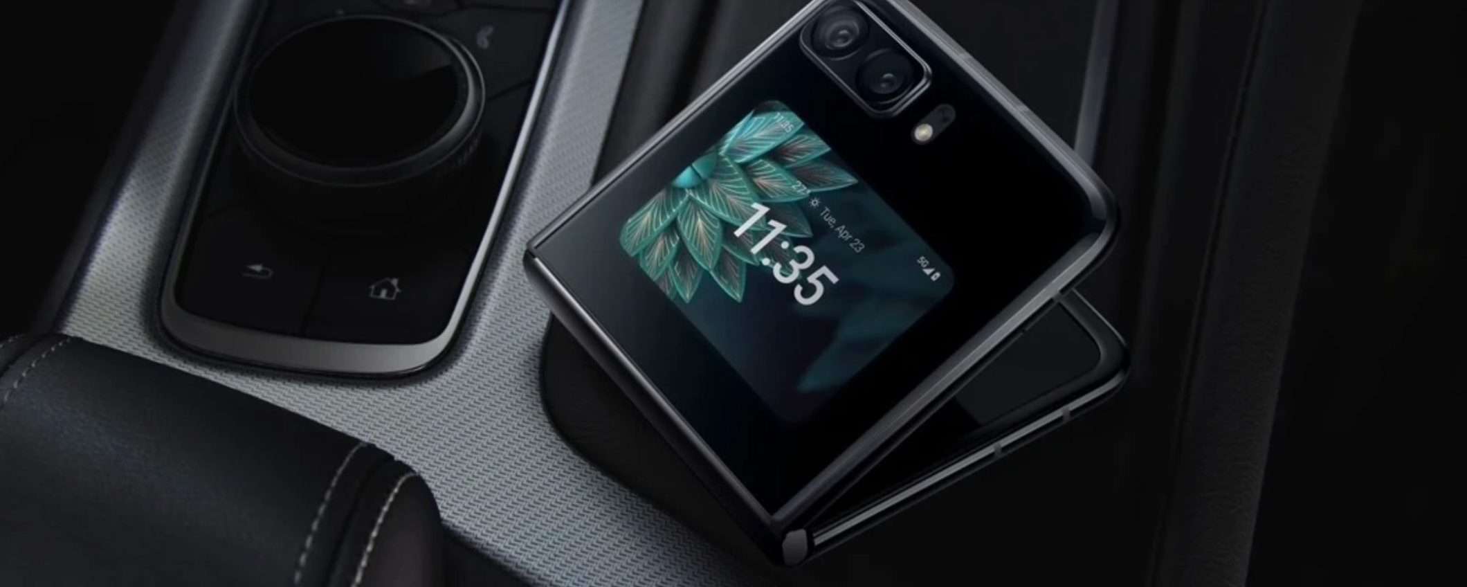 Motorola Razr 22 UFFICIALE: potente, pieghevole e bellissimo Motorola Razr 22 UFFICIALE: potente, pieghevole e bellissimo