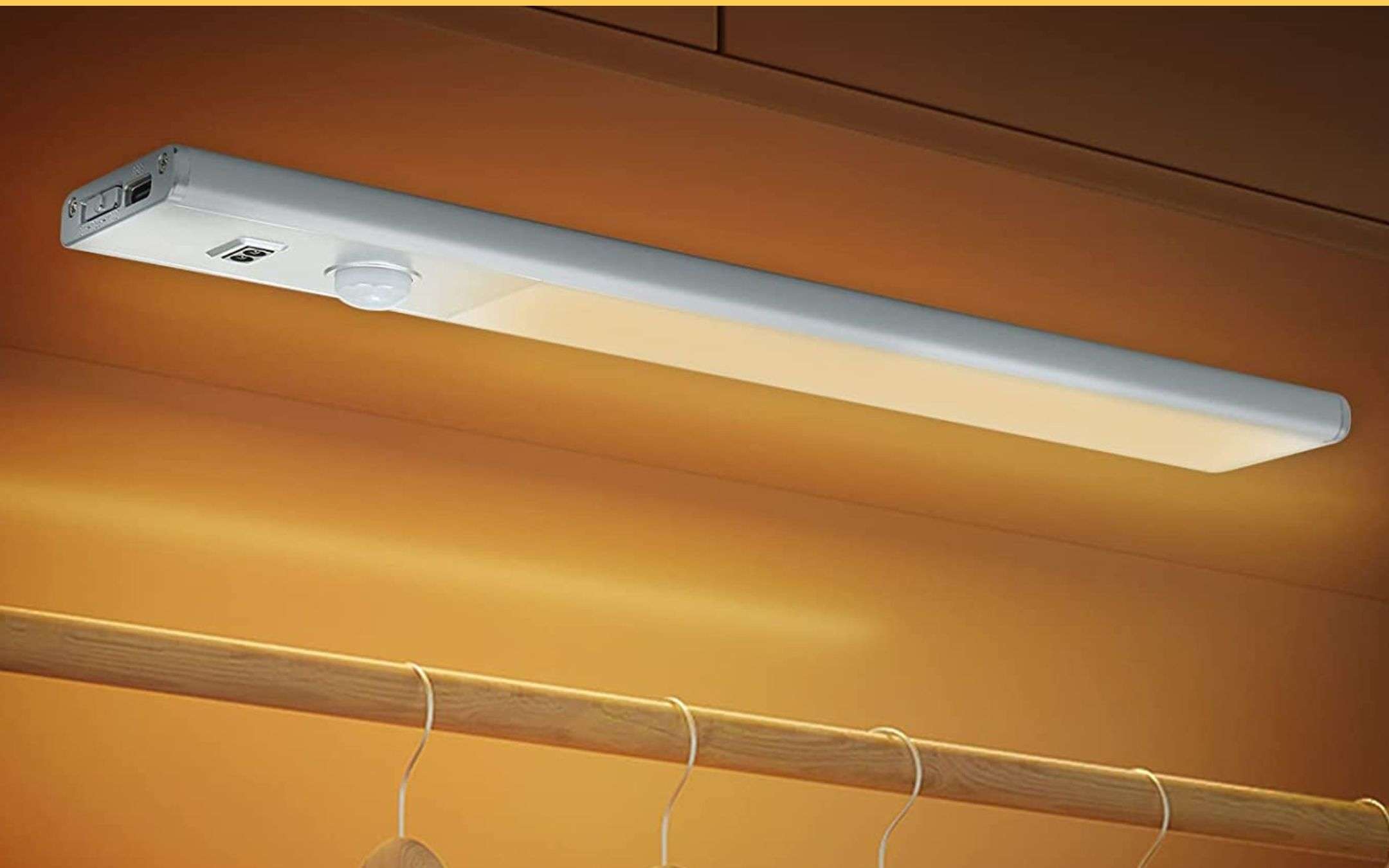 Lampada ricaricabile lunga 57cm a 11€: LUMINOSISSIMA e sottile (-50%) Lampada ricaricabile lunga 57cm a 11€: LUMINOSISSIMA e sottile (-50%)