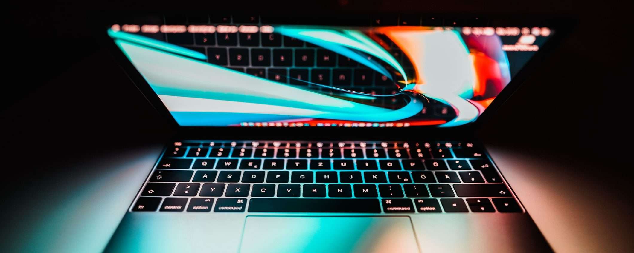 I MacBook Pro del futuro potrebbero avere una tastiera... senza tasti