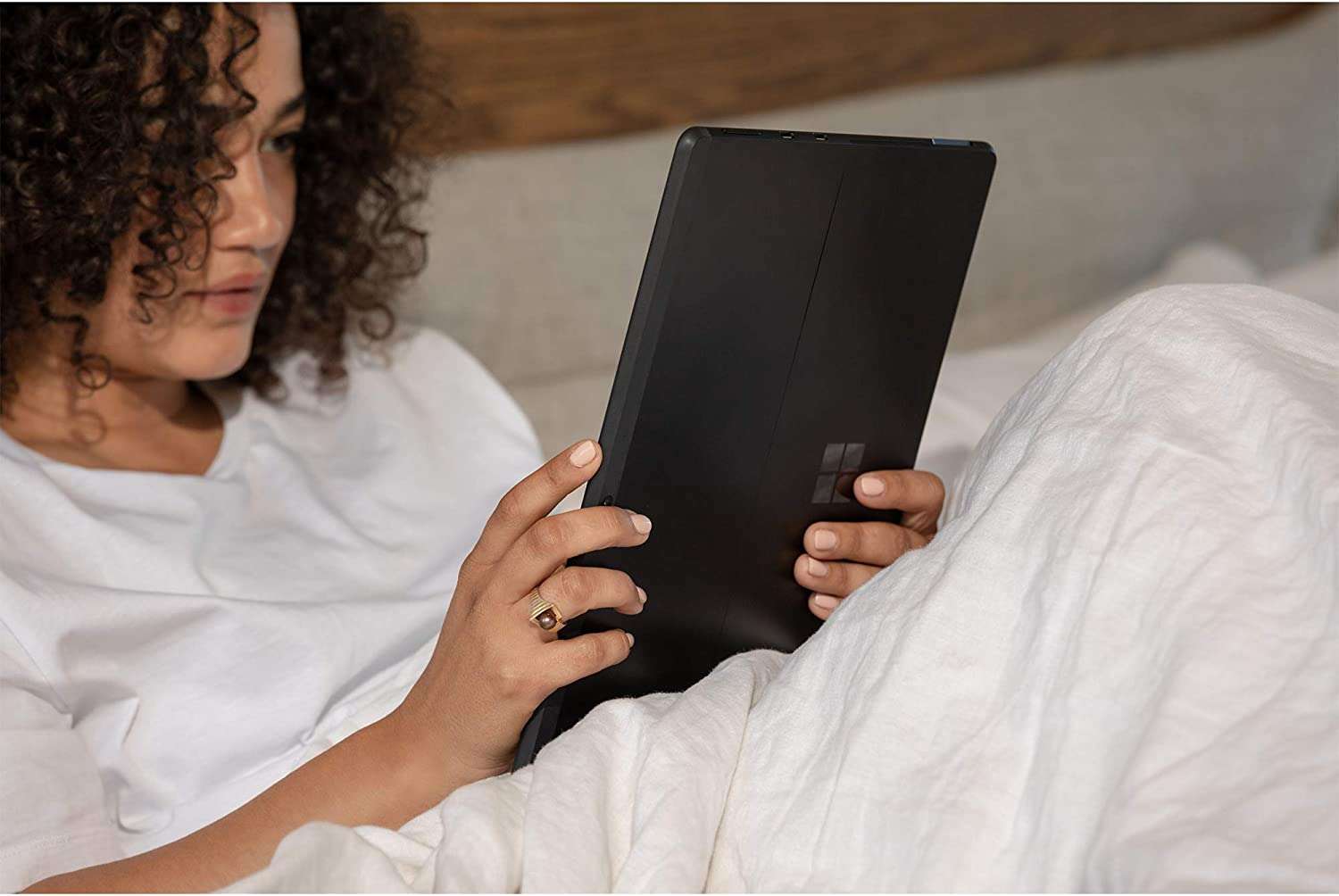 microsoft-surface-pro-x-sconto-fuori-testa-2-in-1