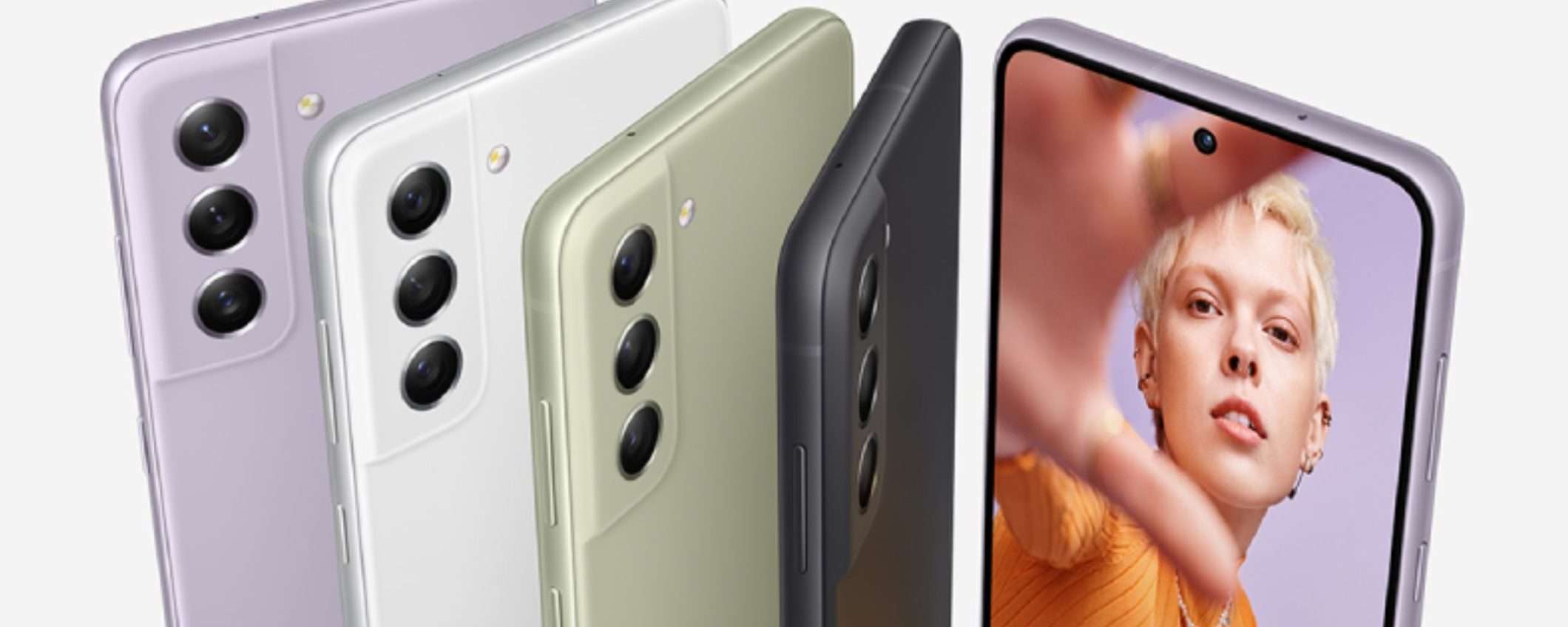 Samsung INFIAMMA il Natale: Galaxy S21 FE 5G a 280€ in meno su Amazon Samsung INFIAMMA il Natale: Galaxy S21 FE 5G a 280€ in meno su Amazon
