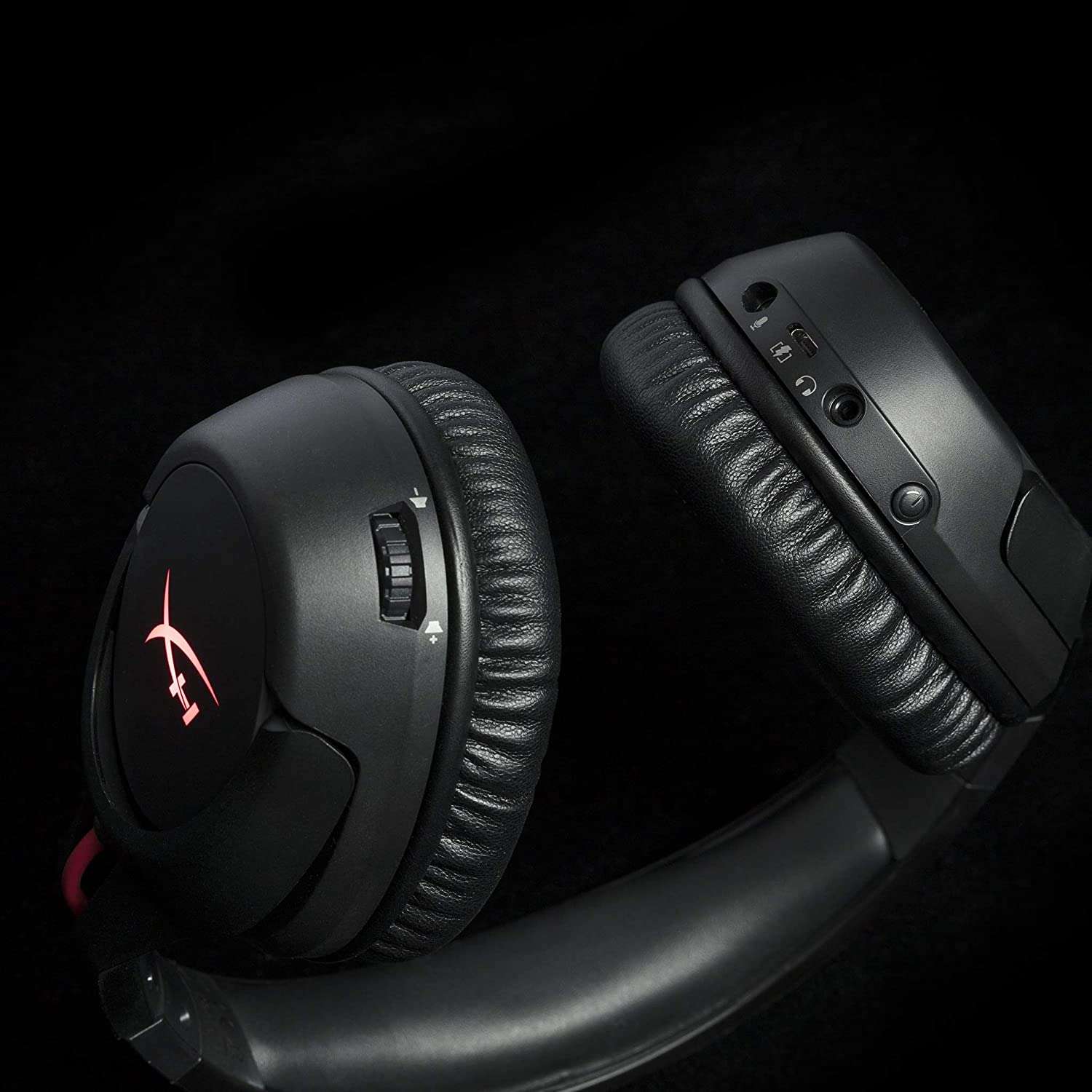 torna-sconto-pazzo-hyperx-cloud-flight-cuffie-gaming-comandi