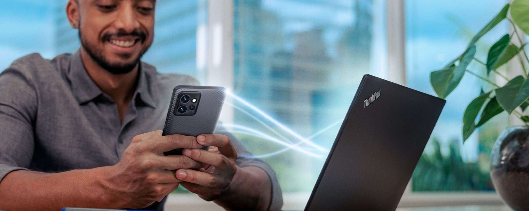 Lenovo ThinkPhone by Motorola: per una produttività senza paragoni Lenovo ThinkPhone by Motorola: per una produttività senza paragoni