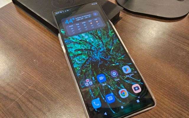 Motorola Razr Rollable Concept