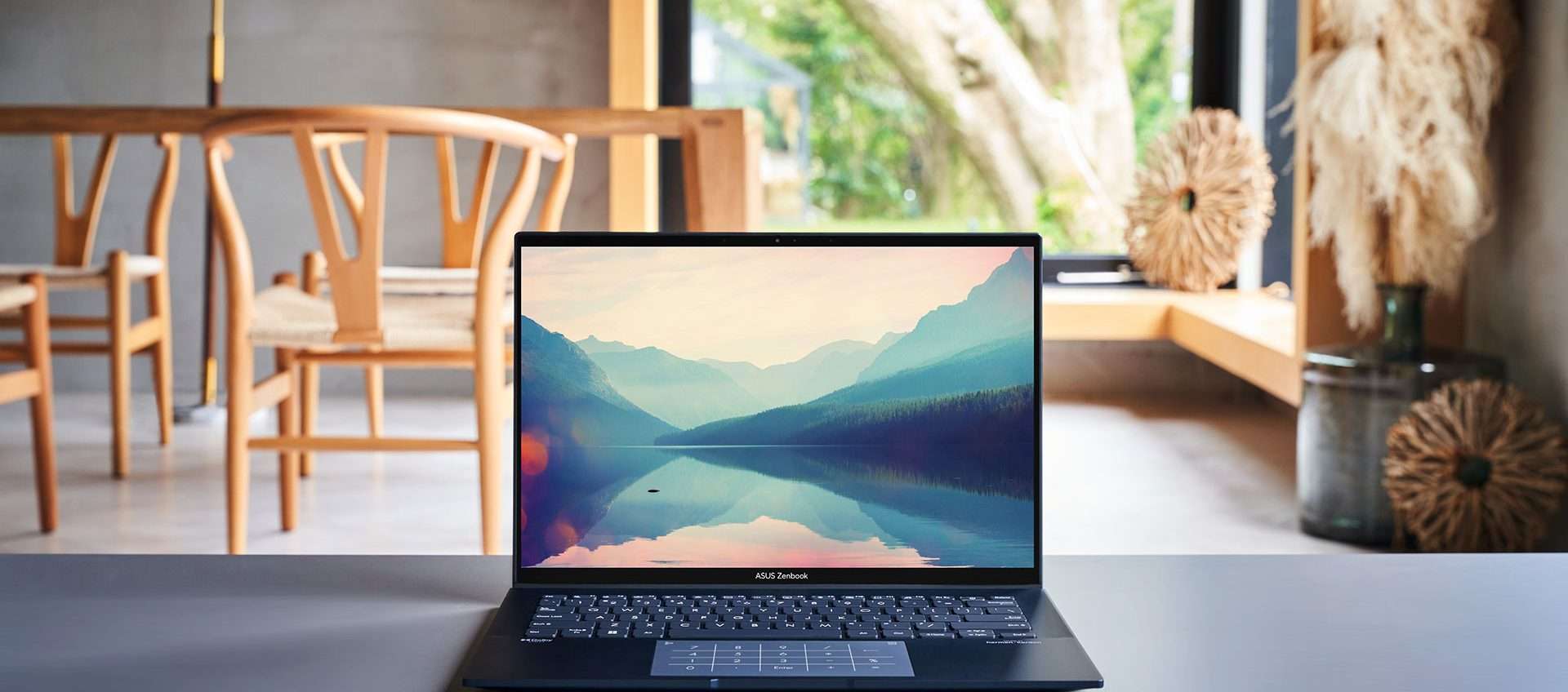 ASUS ZenBook 14 con display OLED ad un OTTIMO PREZZO su Amazon (-320€)