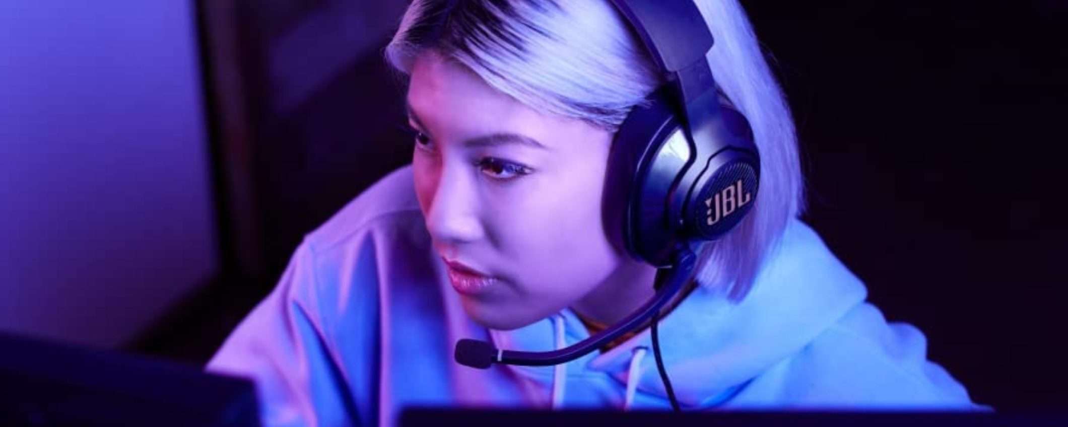 JBL Quantum 400: cuffie gaming wireless per PC e consolle (-30%) JBL Quantum 400: cuffie gaming wireless per PC e consolle (-30%)