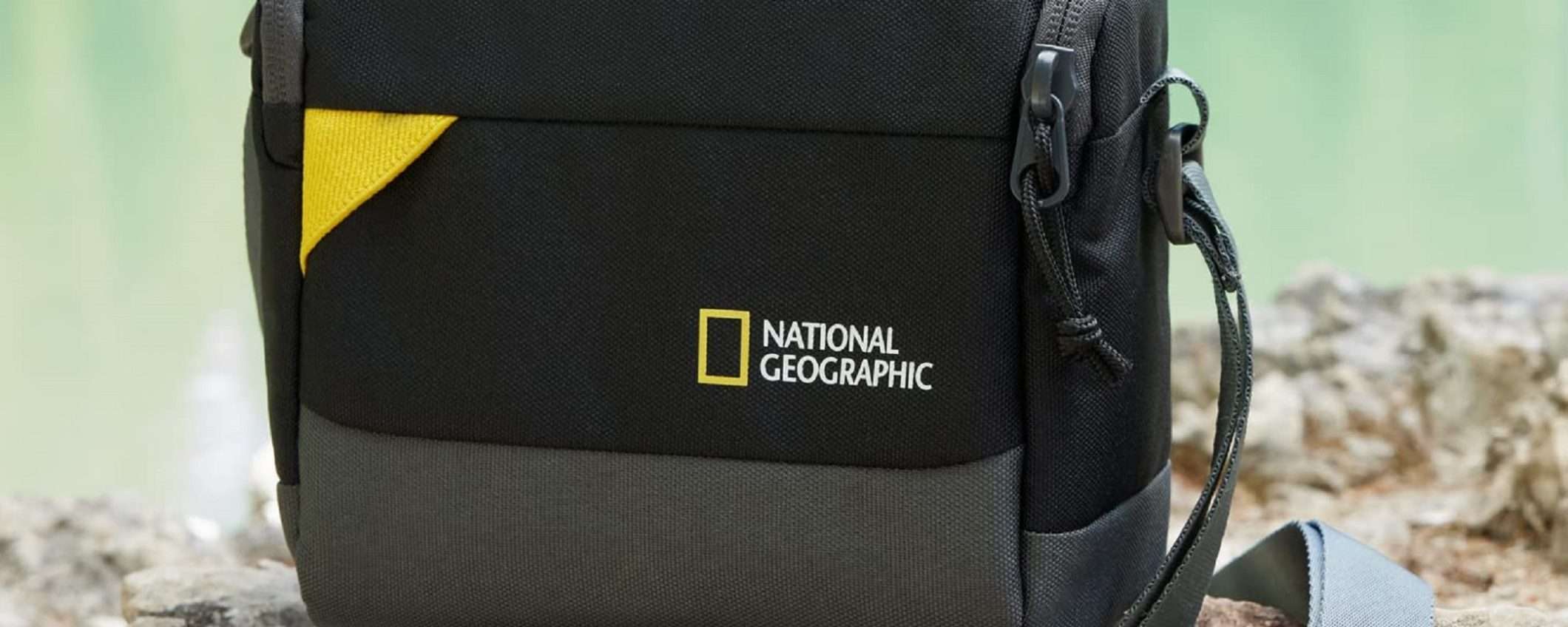 Borsa a tracolla National Geographic: mettete al sicuro la fotocamera con soli 18€ Borsa a tracolla National Geographic: mettete al sicuro la fotocamera con soli 18€