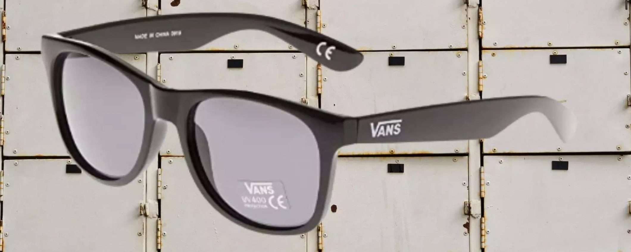 Vans, BOMBA Amazon: 18€ per gli iconici occhiali Spicoli 4 Shades (UV400/CE) Vans, BOMBA Amazon: 18€ per gli iconici occhiali Spicoli 4 Shades (UV400/CE)