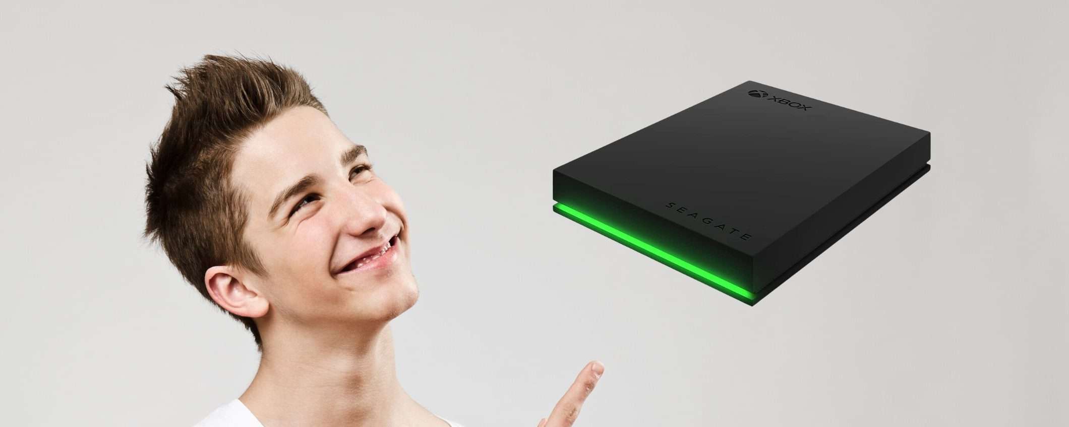 Hard Disk Seagate da 2TB per Xbox in offerta Amazon: tanto spazio per i tuoi giochi Hard Disk Seagate da 2TB per Xbox in offerta Amazon: tanto spazio per i tuoi giochi