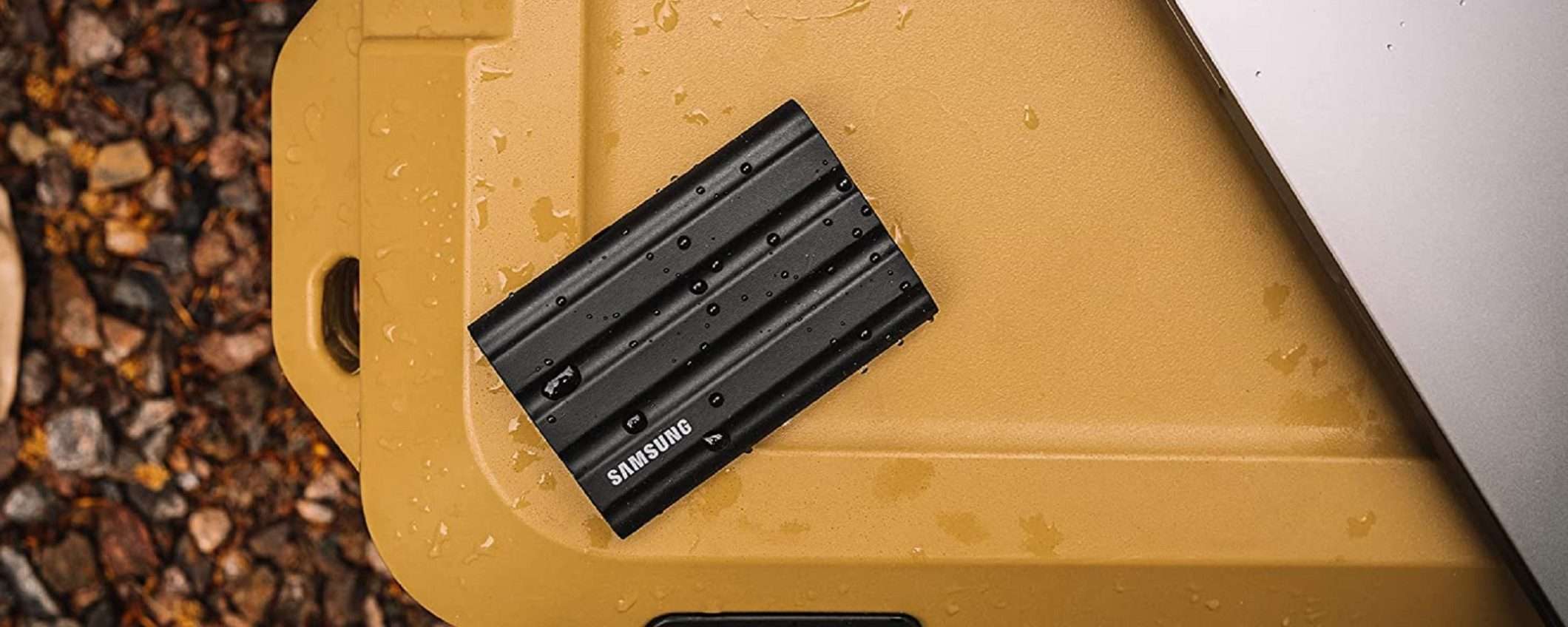 SSD esterno Samsung T7 Shield da 1TB: tre colori e tre offerte ASSURDE SSD esterno Samsung T7 Shield da 1TB: tre colori e tre offerte ASSURDE
