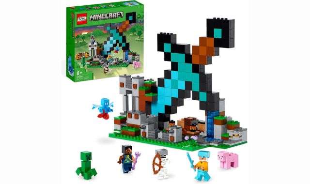 LEGO Minecraft avamposto della spada