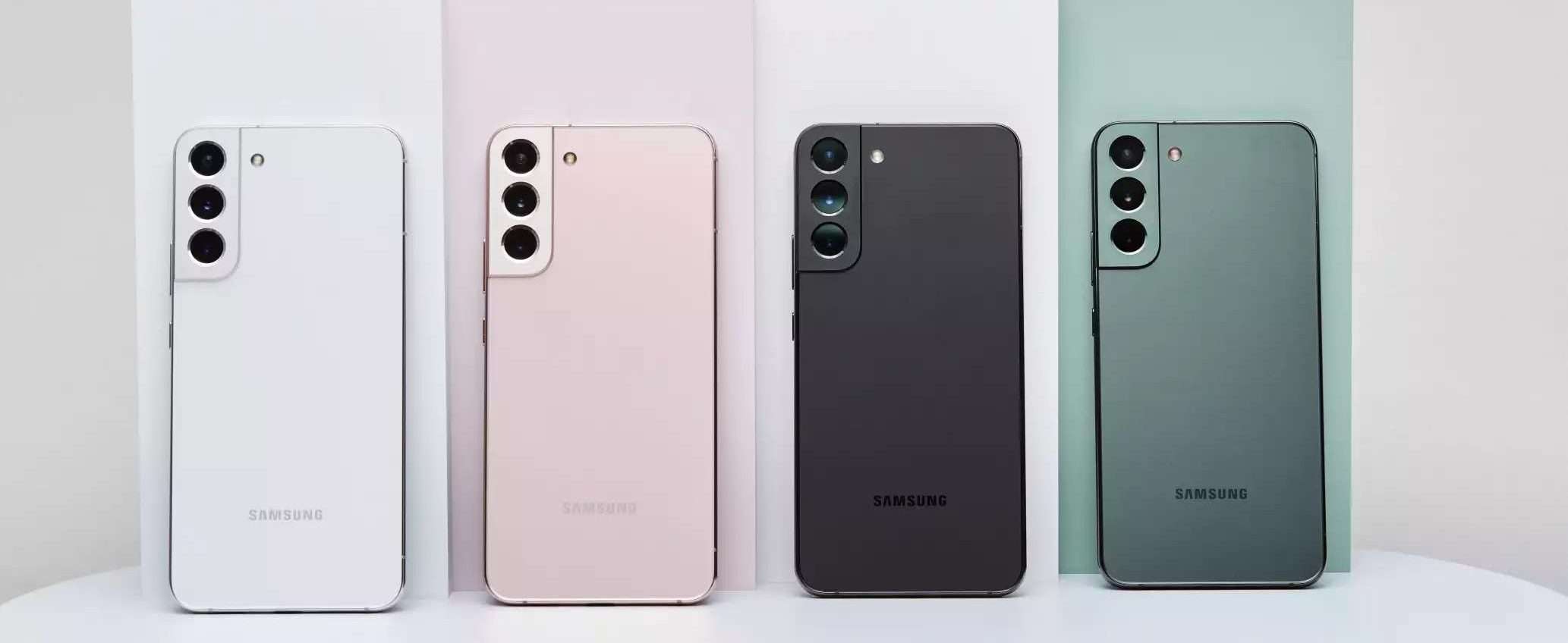 Samsung Galaxy S22 256 GB in offerta a 598€ su Amazon: è IMPERDIBILE (anche in 12 rate) Samsung Galaxy S22 256 GB in offerta a 598€ su Amazon: è IMPERDIBILE (anche in 12 rate)