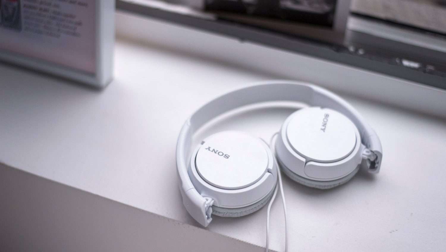 Queste cuffie con microfono di Sony costano solo 11,99€ su Amazon Queste cuffie con microfono di Sony costano solo 11,99€ su Amazon