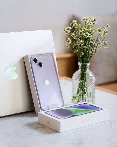 iphone 14 viola