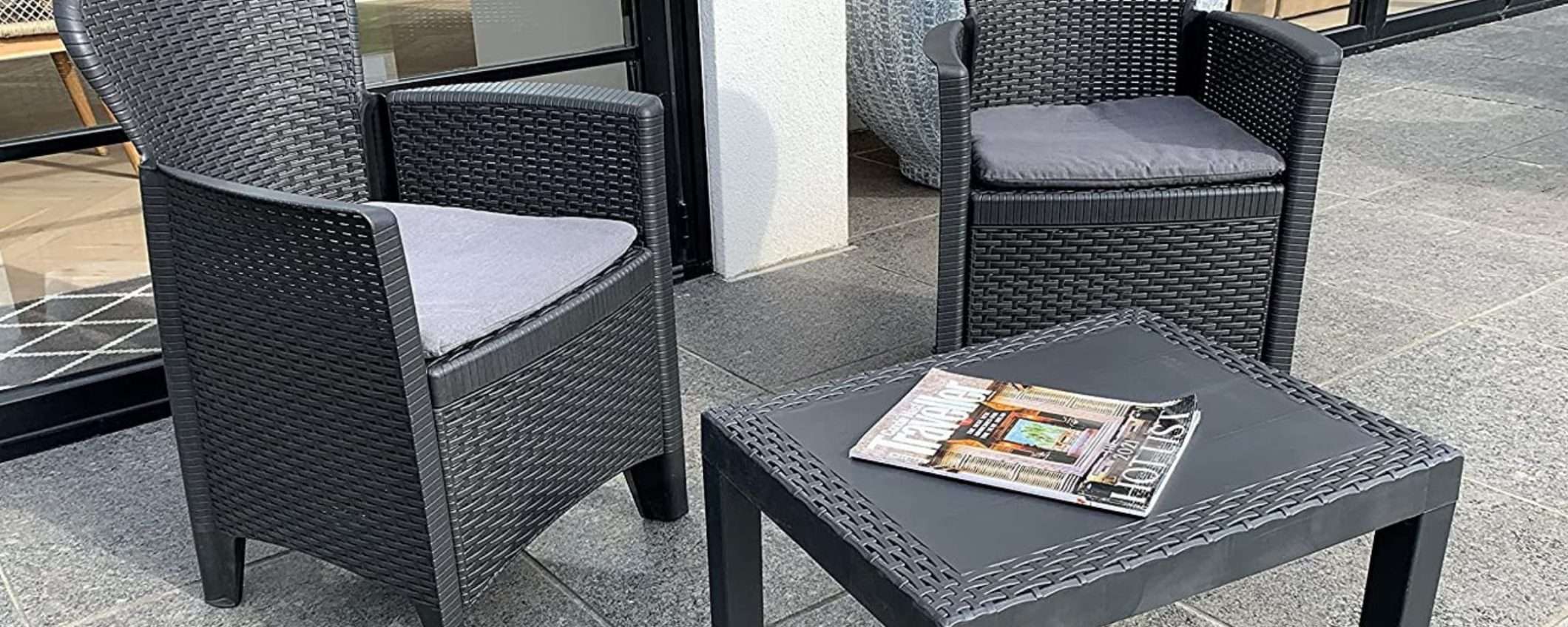 Poltrone da giardino e tavolino: 80€ per il kit COMPLETO su Amazon, bombetta relax Poltrone da giardino e tavolino: 80€ per il kit COMPLETO su Amazon, bombetta relax
