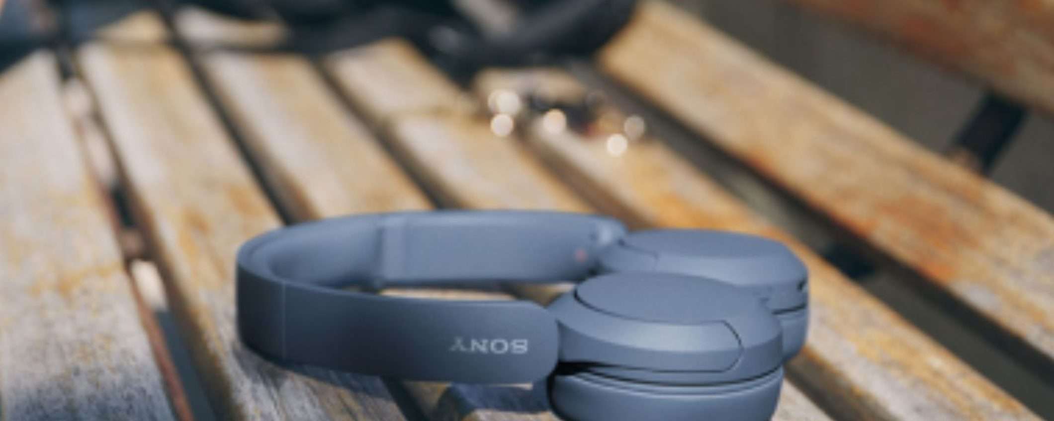 Spettacolari cuffie Sony in sconto su Amazon: 50 ore di musica su iPhone e Android Spettacolari cuffie Sony in sconto su Amazon: 50 ore di musica su iPhone e Android