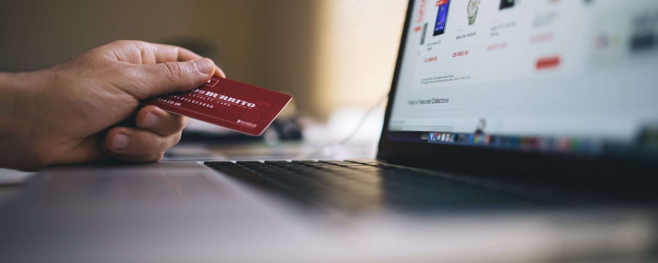 Perché QUESTA carta di credito gratuita batte qualsiasi altra carta di pagamento Perché QUESTA carta di credito gratuita batte qualsiasi altra carta di pagamento