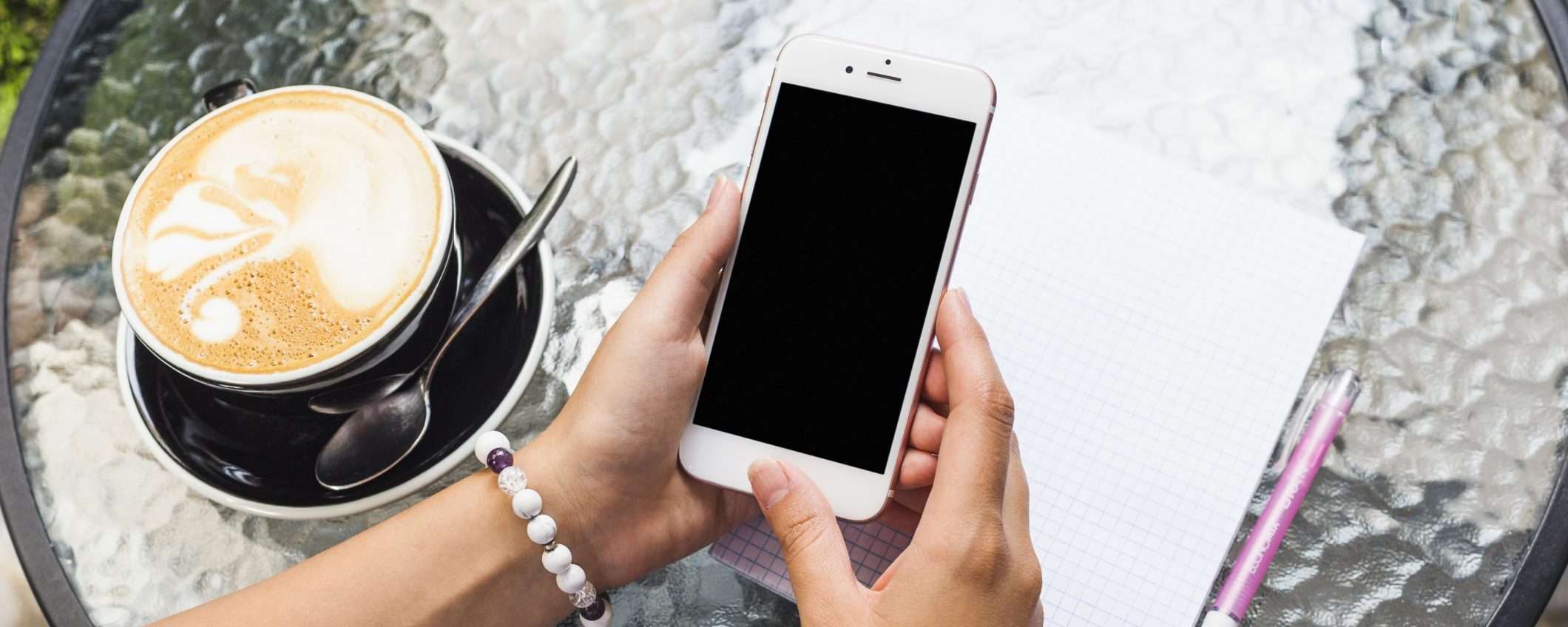 iPhone SE (2022) a 500 euro: ha ancora senso nel 2023? iPhone SE (2022) a 500 euro: ha ancora senso nel 2023?