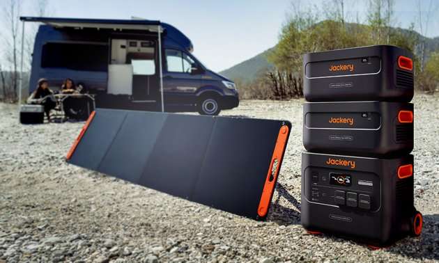 Jackery Solar Generator 2000 Plus