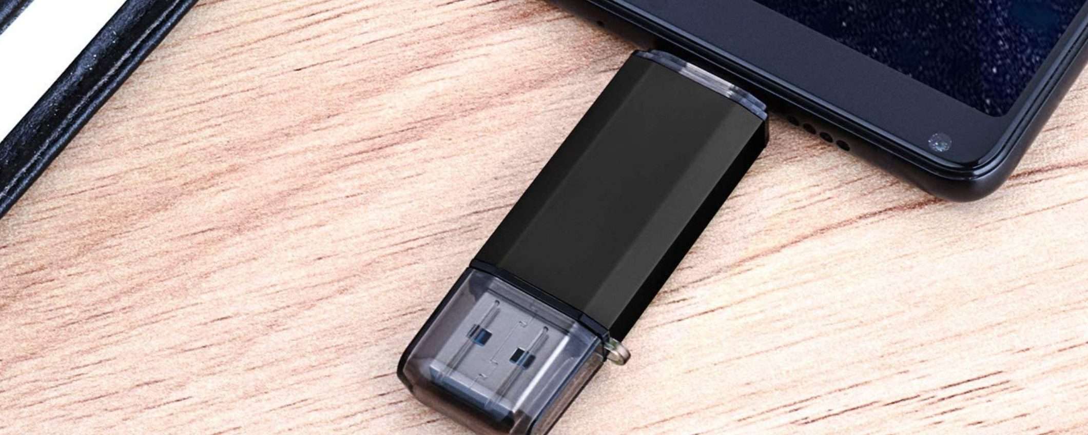 Chiavetta USB-C da 128GB 2-in-1 in offerta: la usi anche su smartphone Chiavetta USB-C da 128GB 2-in-1 in offerta: la usi anche su smartphone