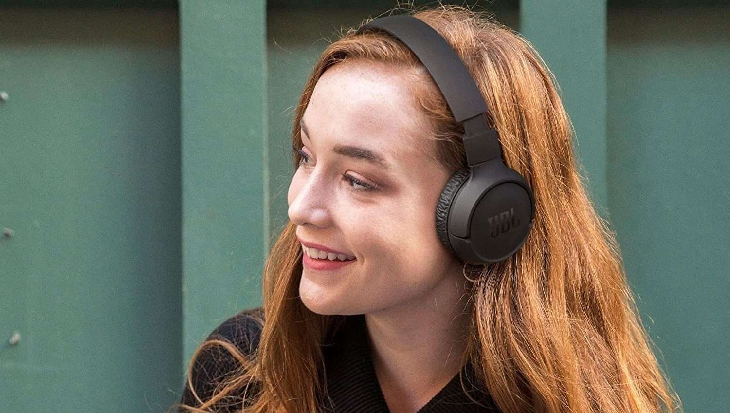 Cuffie Bluetooth JBL in offerta al MINIMO STORICO su Amazon: bastano 25€ (-48%) Cuffie Bluetooth JBL in offerta al MINIMO STORICO su Amazon: bastano 25€ (-48%)